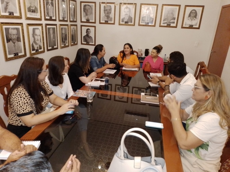 Reunião contou com representantes do município e Sebrae